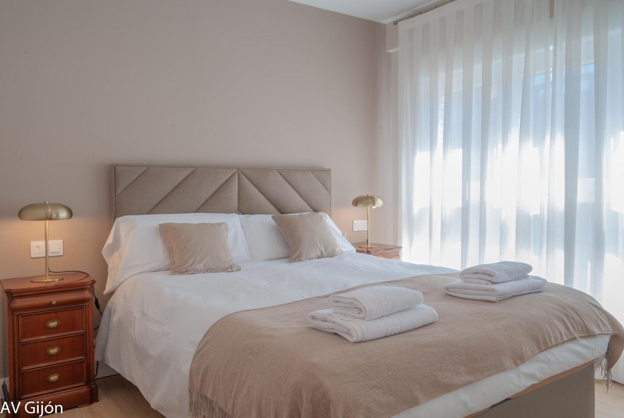 Apartamento Av Costa One Gijón Exterior foto